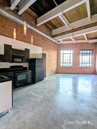 Building Photo - 382 W 22nd St