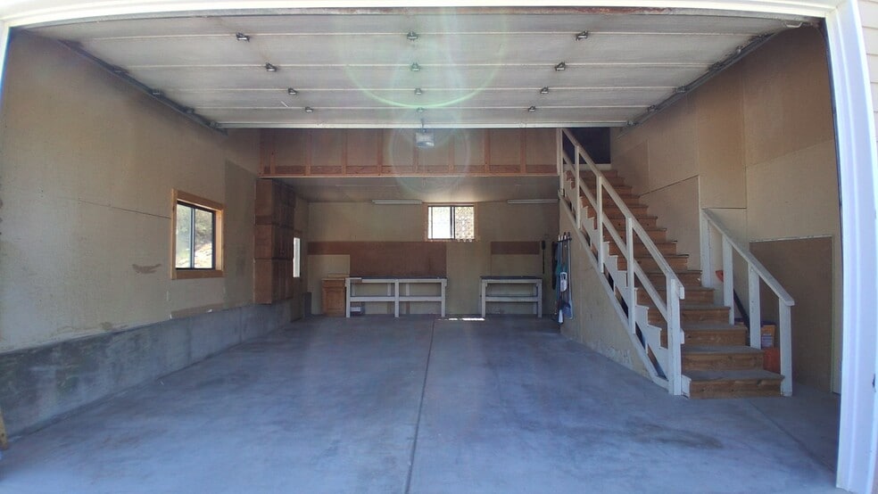 Building Photo - 160 Sioux Cir