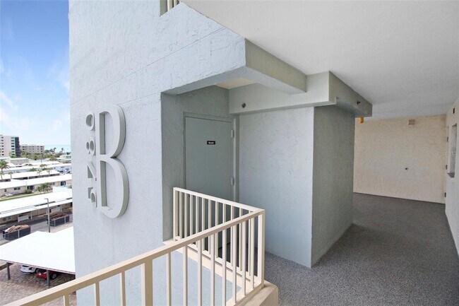 Building Photo - 5780 Midnight Pass Rd