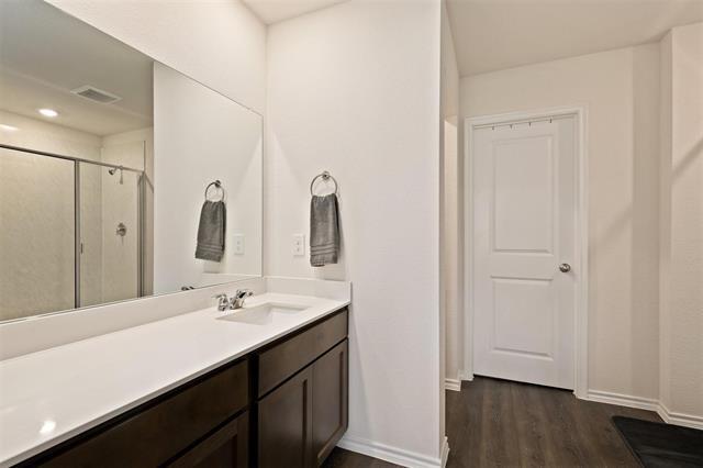 Building Photo - 813 Twin Edge Dr