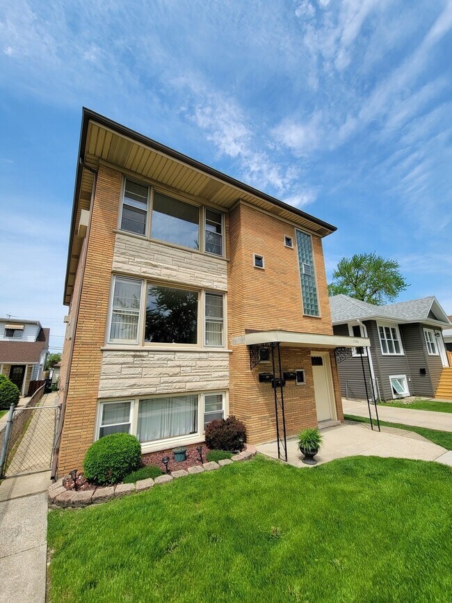 Building Photo - 2306 N 75th Ave