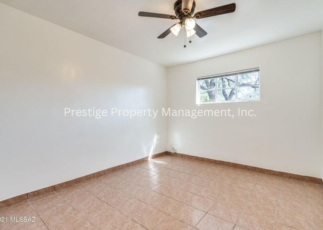 Building Photo - Charming, Updated  Brick Home in Central T...