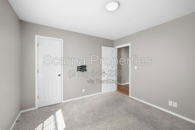 Building Photo - 9311 E 95th Pl