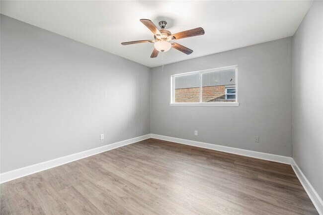 Building Photo - 3031 Jenny Dr