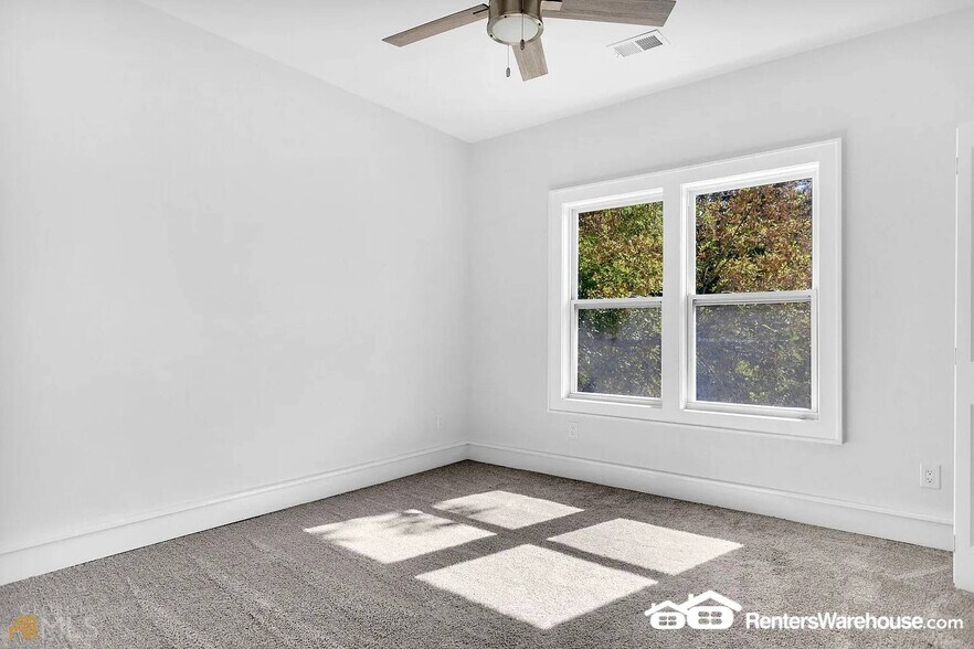 Building Photo - 3196 Mae Ave NE