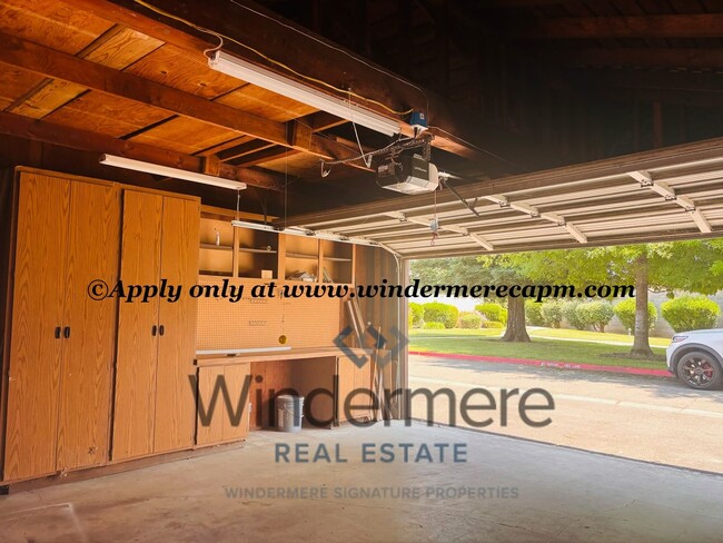 Building Photo - Charming 3-Bedroom Home in Prime West Sac ...