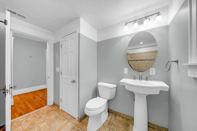 Building Photo - 127 Henry Ave