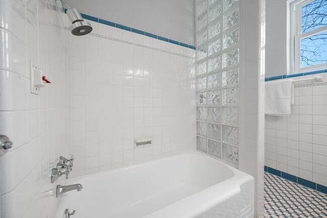 Building Photo - Historic Granada Terrace Home in St. Pete!!