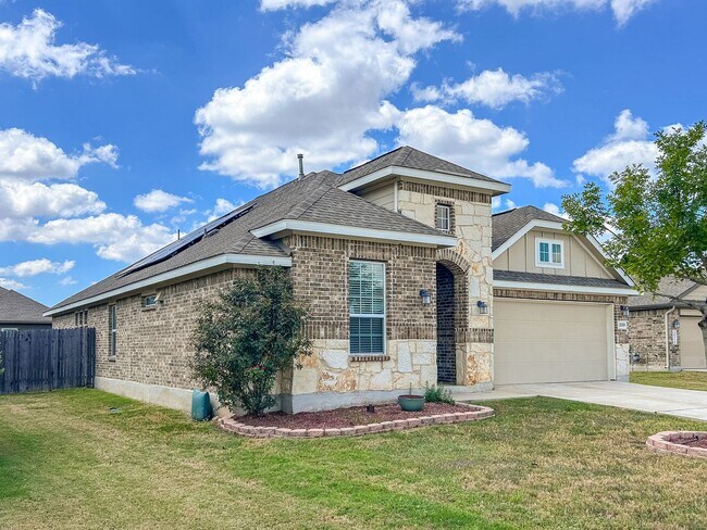 Building Photo - Contemporary 3-Bedroom Near Randolph AFB