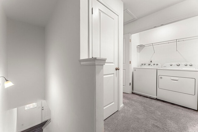 Building Photo - 1520 Vernon Blvd