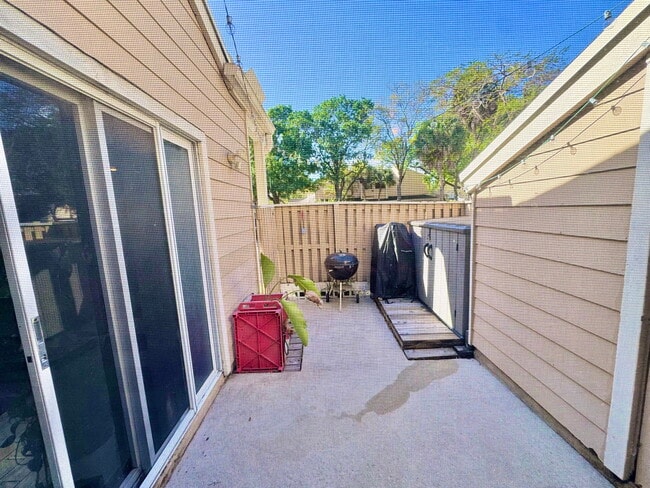 Building Photo - 7174 Sportsman Dr