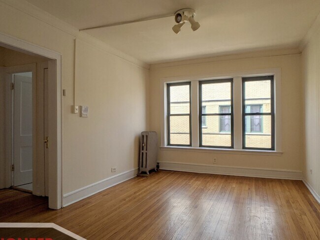 Building Photo - 2332 N Spaulding Ave