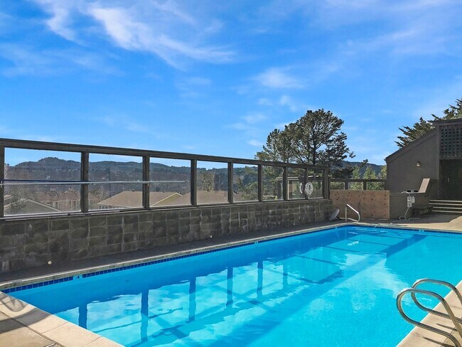 Building Photo - 532 Seaver Dr