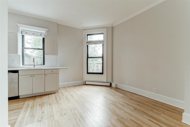 Building Photo - 465 Jersey Ave
