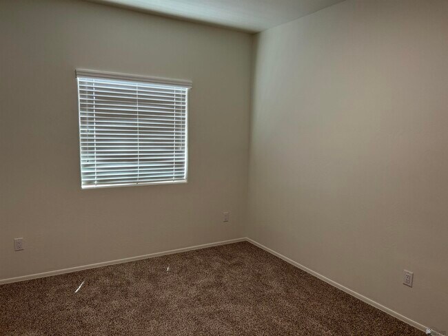 Building Photo - 4364 S Sunflower Dr