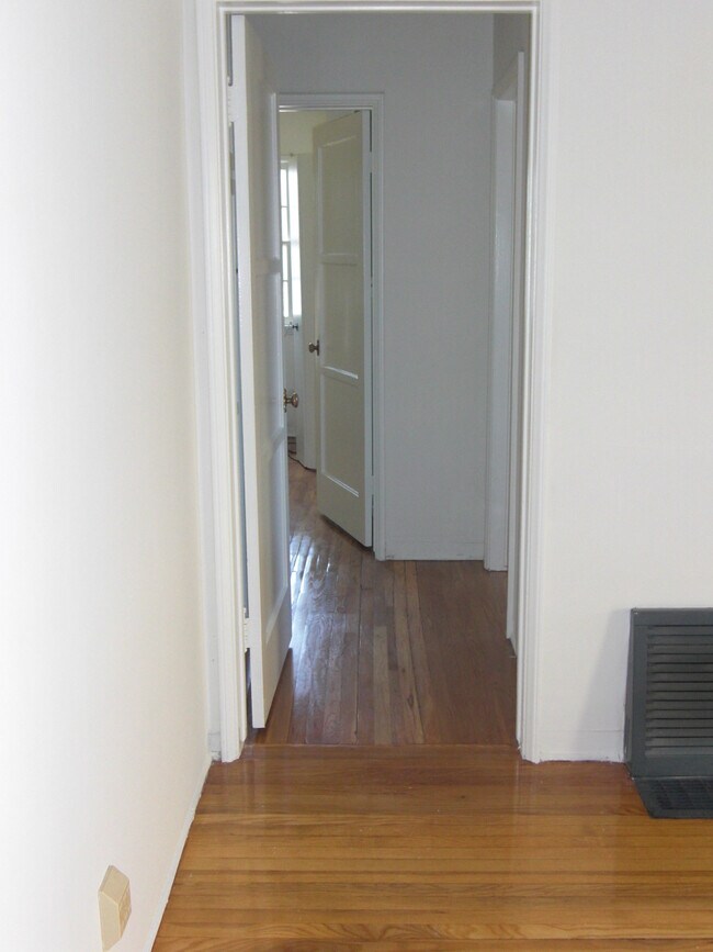 Hallway - 11368 Washington Pl