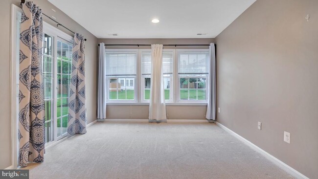 Building Photo - 2453 Cheyenne Dr
