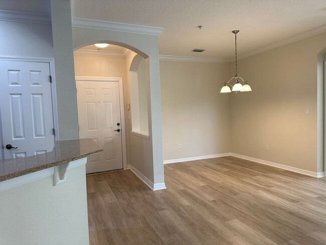 Building Photo - Comfortable and Spacious 3 bedroom 2 Bath ...
