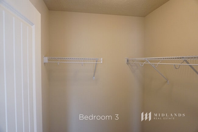 Building Photo - Hyda Hills 2-Story