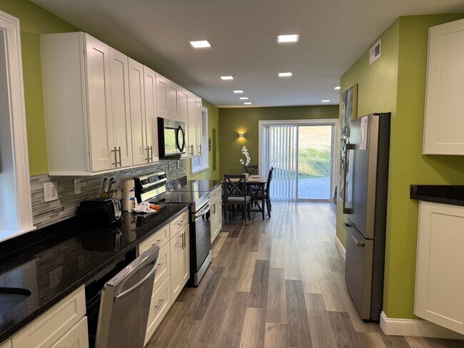 Building Photo - Pet Friendly!!!!