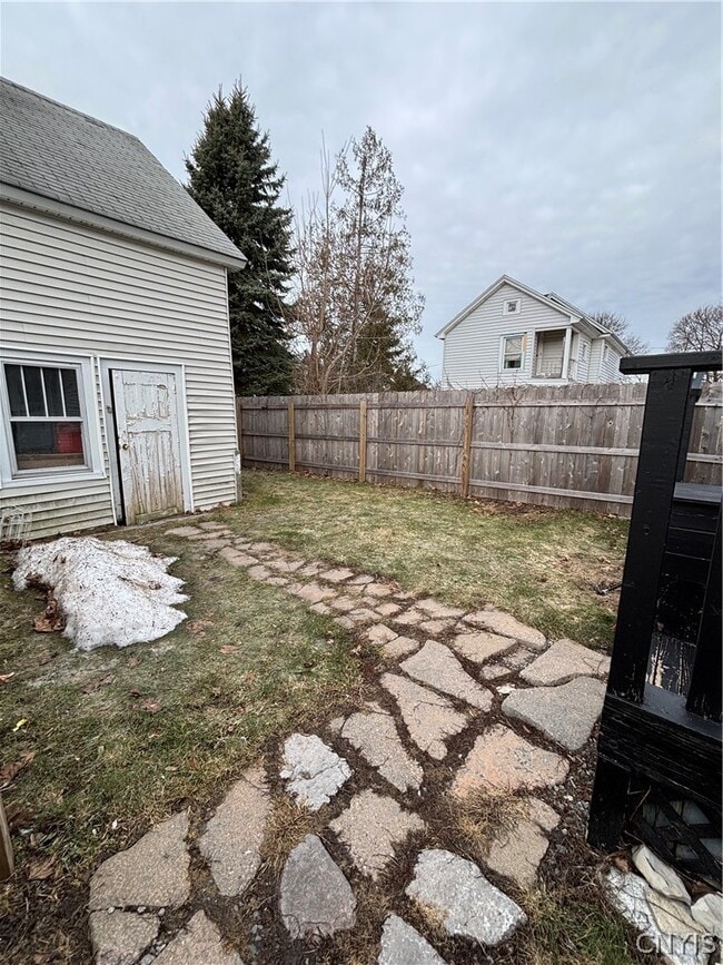 Building Photo - 1108 Salina St