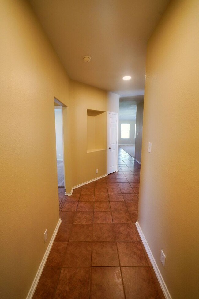 Building Photo - Cozy Home in Cibolo Valley Ranch Now Available - Realtor Commission: $500