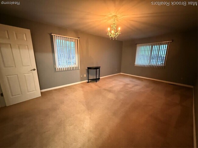 Building Photo - 6109 Orchard Lake Rd