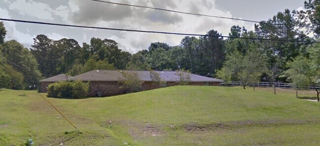 Building Photo - 13000 Main St