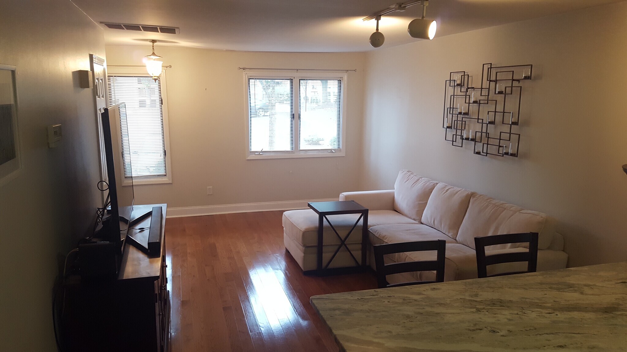 Building Photo - 7 Augusta Dr