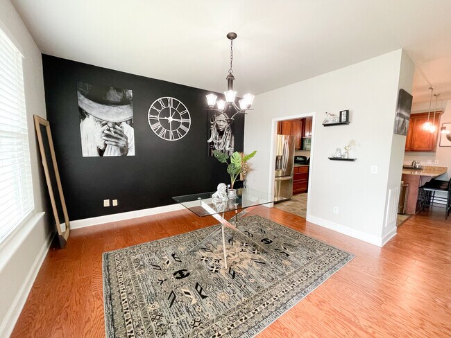 Building Photo - 10 Manzanita Ct