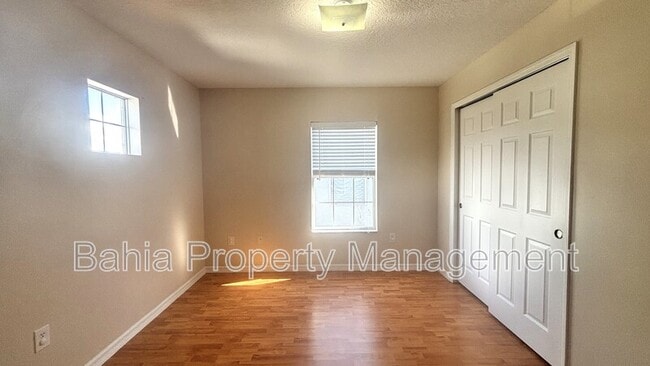 Building Photo - 2487 Hassonite St