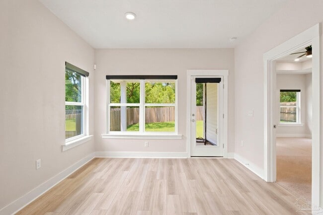 Building Photo - 232 Camellia Dr