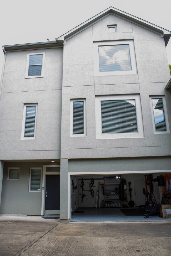 Building Photo - 1138 Patterson St