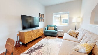 Building Photo - 955 Humbert Ave