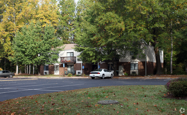 Primary Photo - Pine Forest Apartments