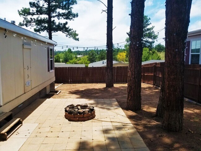 Building Photo - Great Location! 3 Bed, 2 Bath West-Flagsta...