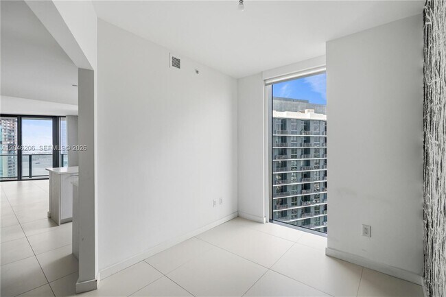 Building Photo - 501 NE 31st St