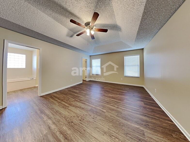 Building Photo - 5427 Riverbreeze Ct