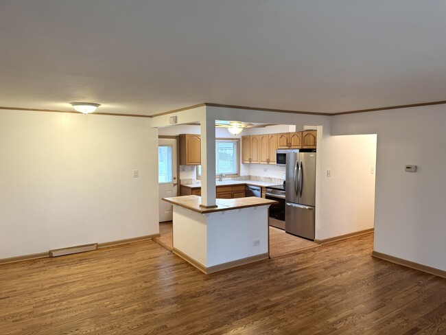 Building Photo - 1024 Longaker Rd