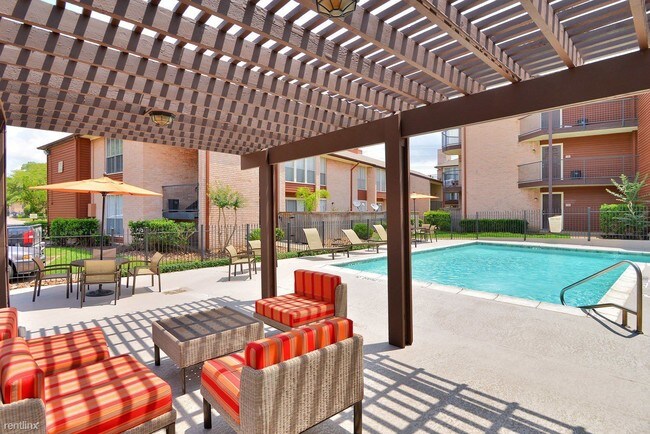 Building Photo - 100 Wilcrest Dr