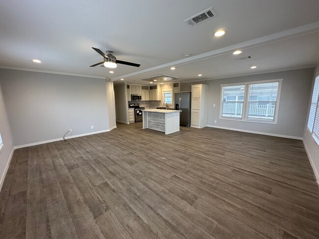 Building Photo - 120 Spurgeon St