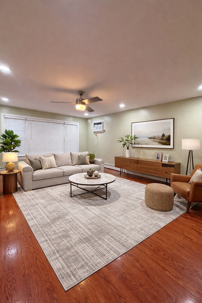 Building Photo - 5140 W 87th St