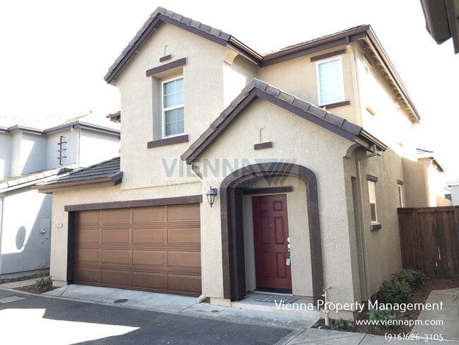 Primary Photo - Cute Home for Rent in Roseville!