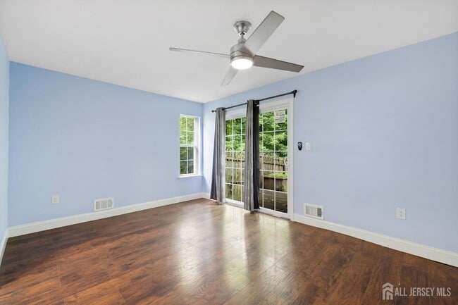 Building Photo - 1609 Mulberry Ct