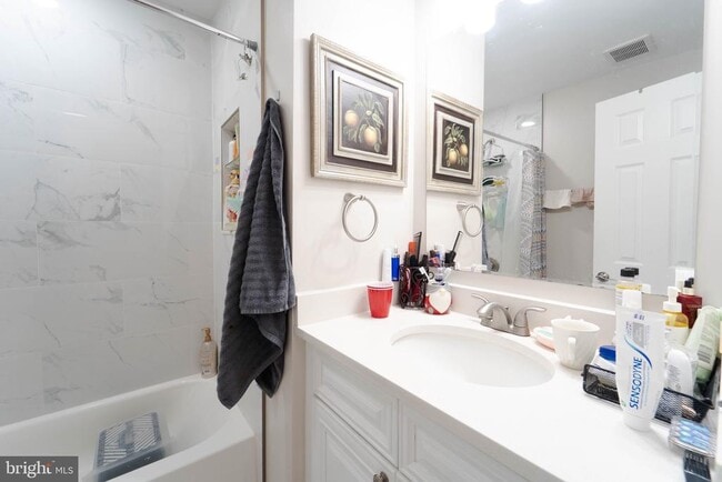 Building Photo - 4541 Ravensworth Rd