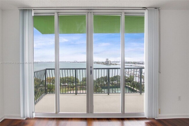 Building Photo - 1756 N Bayshore Dr