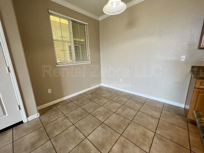 Building Photo - 1360 Shady Ln