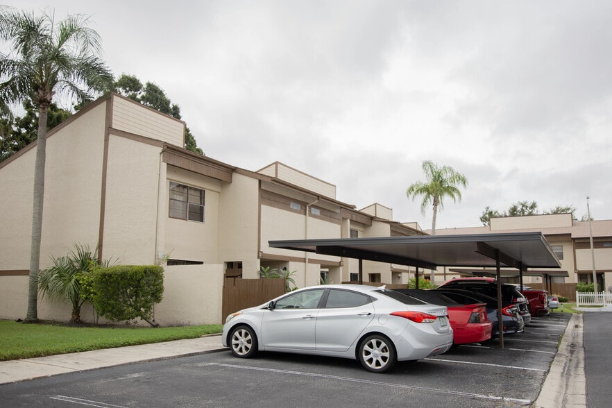Building Photo - 9209 Seminole Blvd