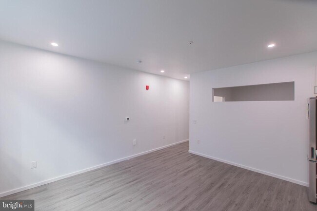 Building Photo - 1201 Vine St