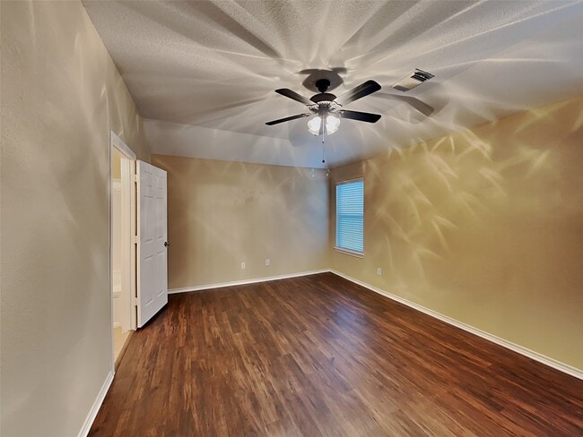 Building Photo - 9215 Birch Springs Dr